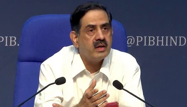 இந்திய மருத்துவ ஆராய்ச்சி கவுன்சிலின் தலைவர் கொரோனா பாதிப்பால் டெல்லி எய்ம்ஸ் மருத்துவமனையில் சிகிச்சைக்கு அனுமதி