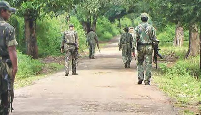 தந்தையை விடுவிக்குமாறு மாவோயிஸ்டுகளுக்கு கமாண்டோ வீரரின் 5 வயது மகள் கண்ணீர் கோரிக்கை