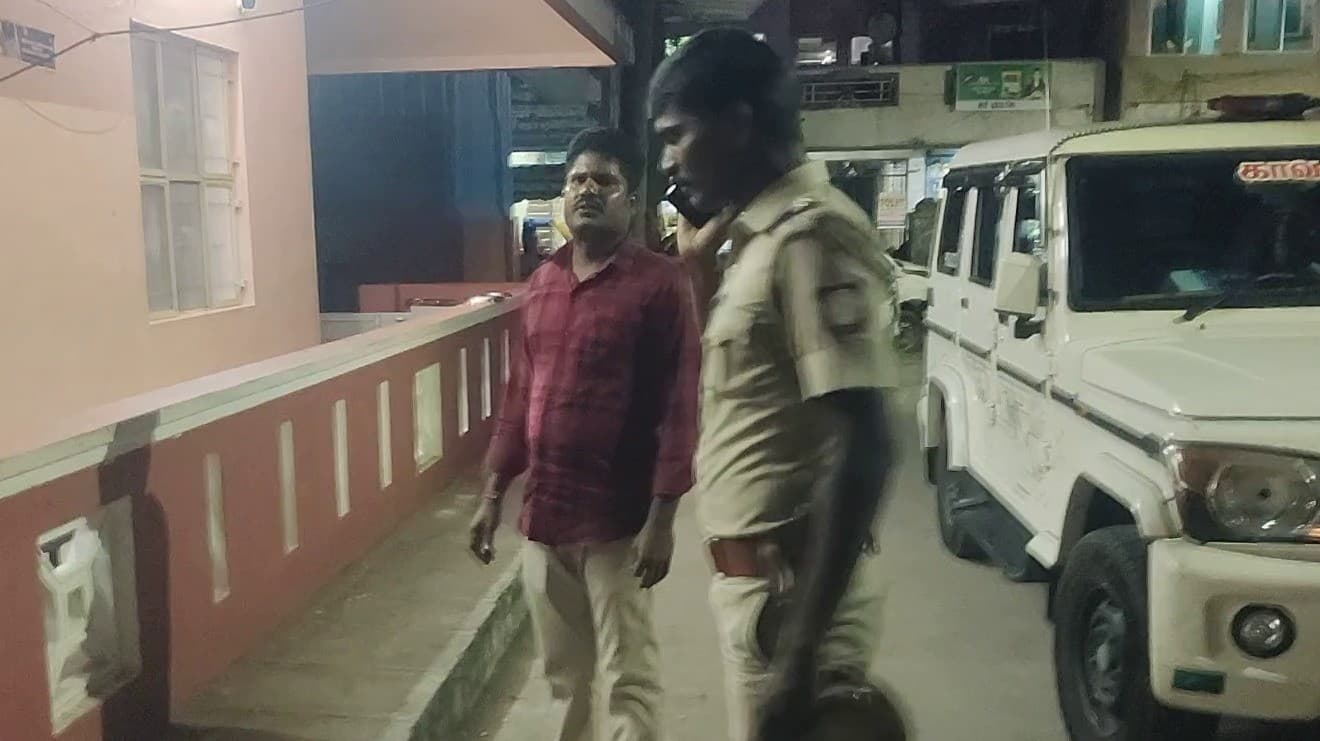 சிதம்பரத்தில் கல்லூரி மாணவிக்கு பாலியல் தொல்லை- ஆய்வக உதவியாளர் கைது