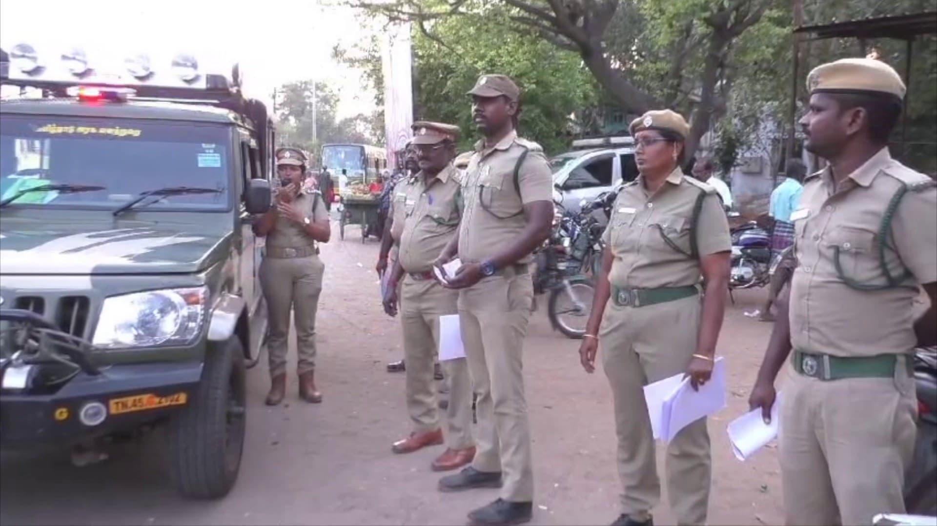 மகாசிவராத்திரியை முன்னிட்டு பாரி வேட்டையாடுவது குற்றம்.. வனத்துறையினர் எச்சரிக்கை விழிப்புணர்வு பிரச்சாரம்..