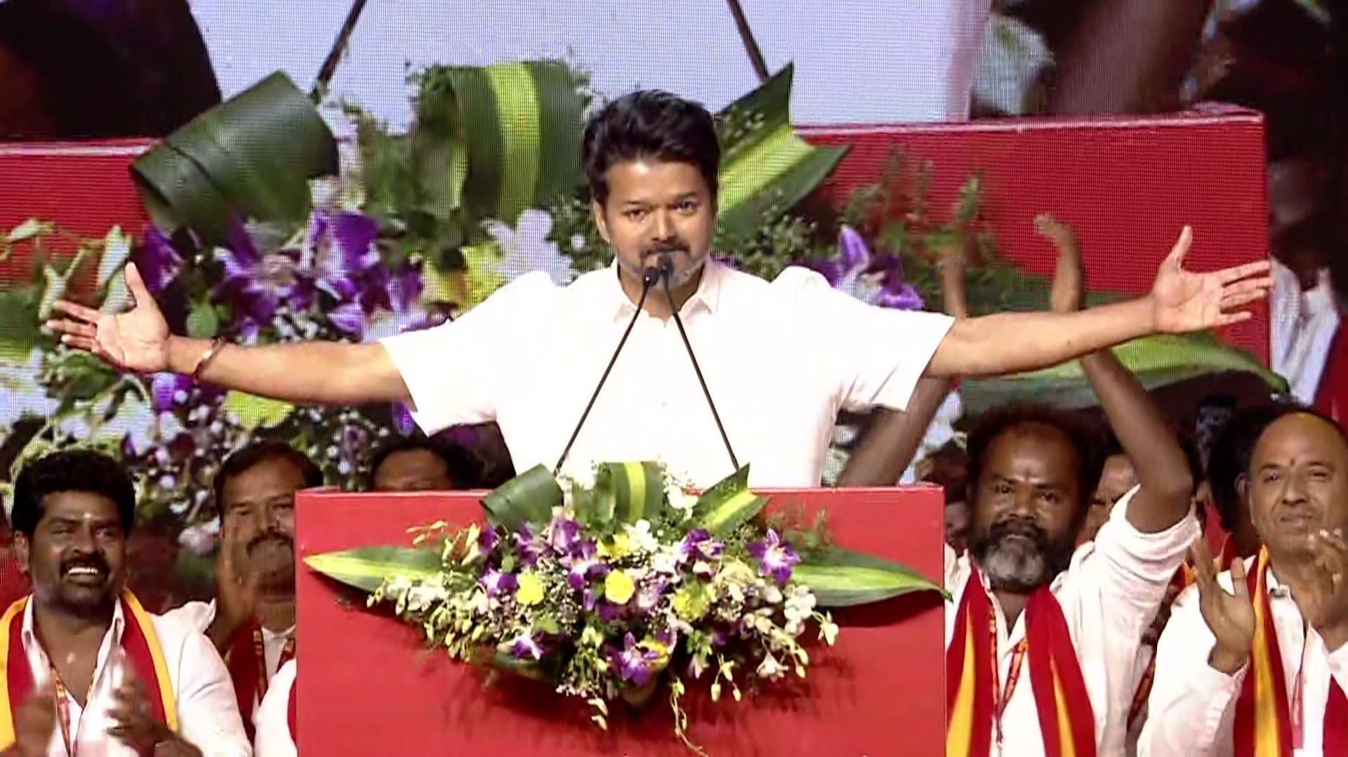 நான் அரசியலுக்கு வந்ததால் ஒரு சிலருக்கு எரிச்சல் ஏற்பட்டுள்ளது - விஜய்