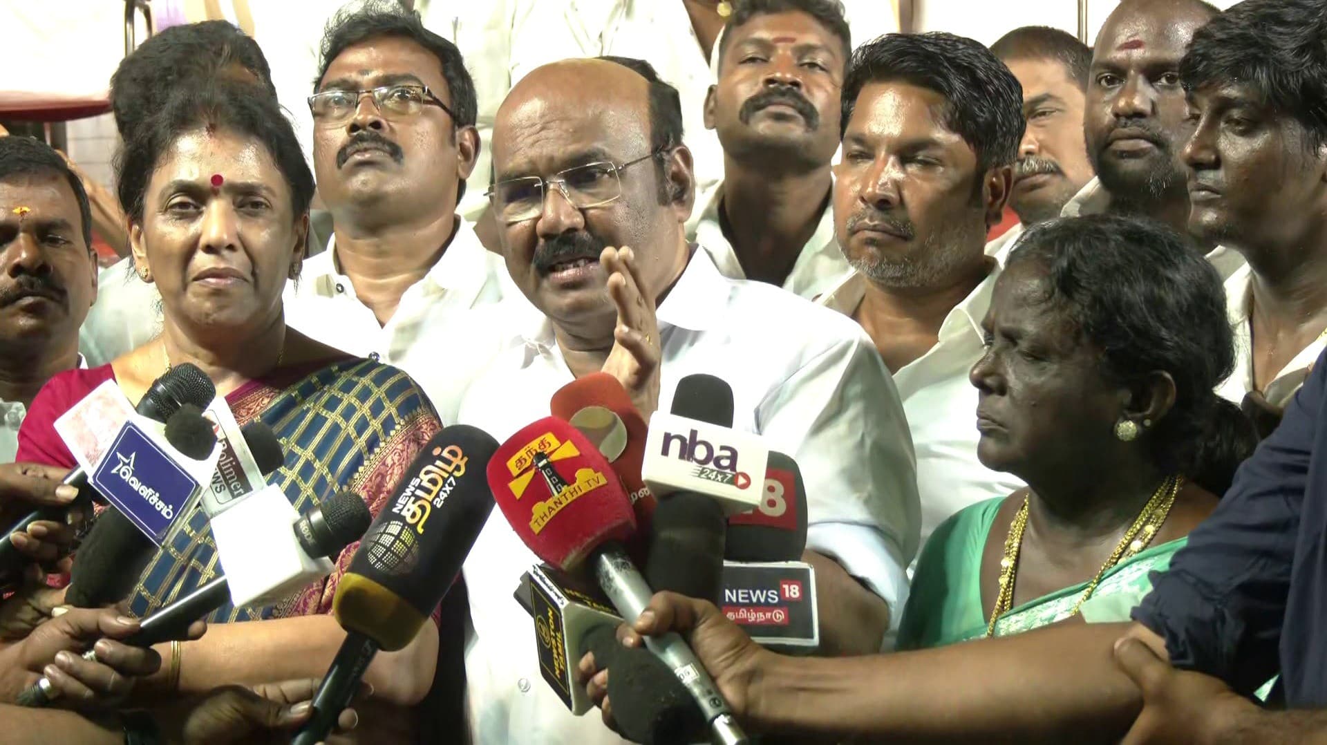 இரு மொழிக் கொள்கை நிலைப்பாட்டில் உறுதி - ஜெயக்குமார்