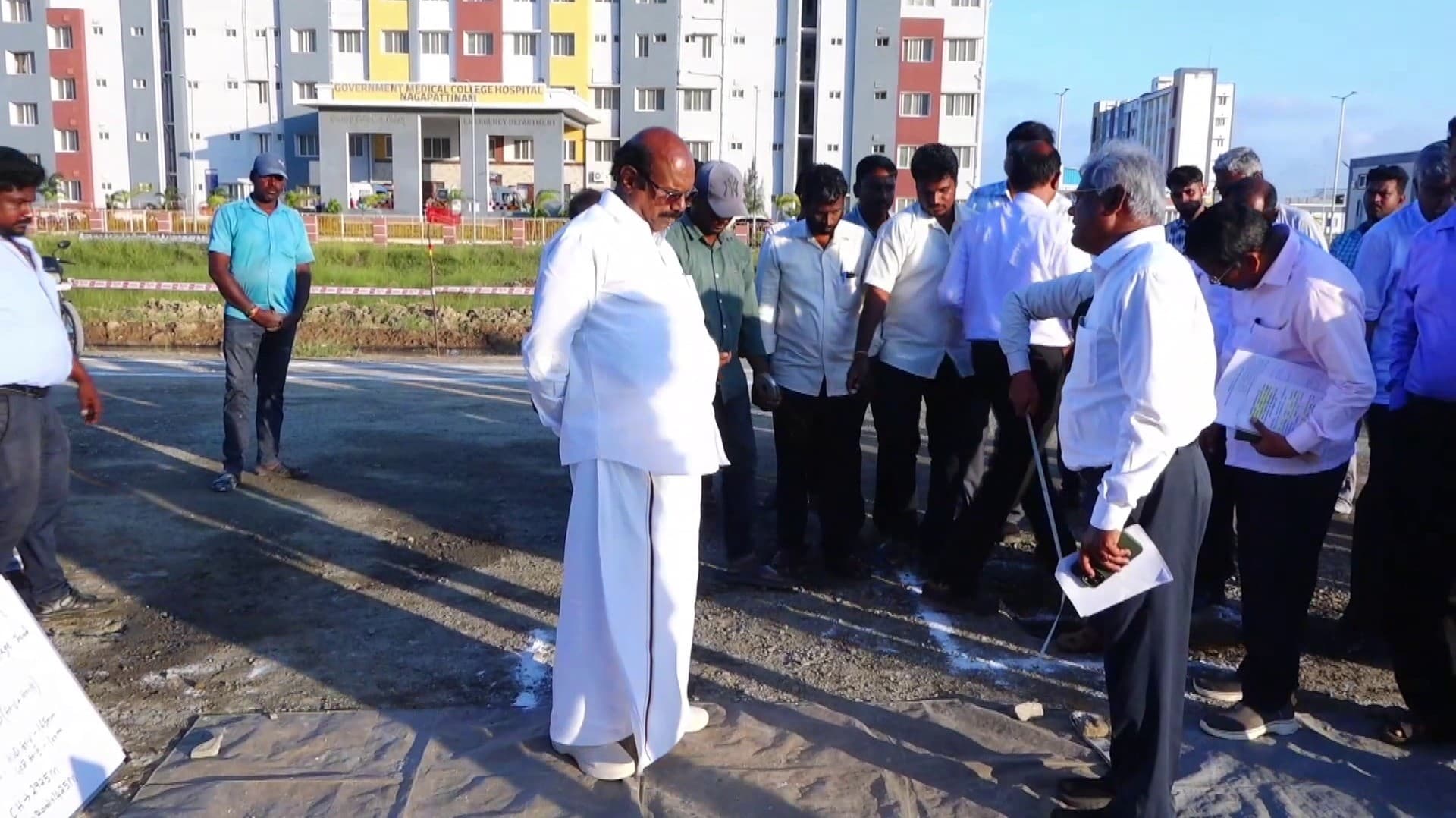 மேம்பால உறுதித்தன்மையை ஆய்வு செய்த அமைச்சர்  எ.வ.வேலு..