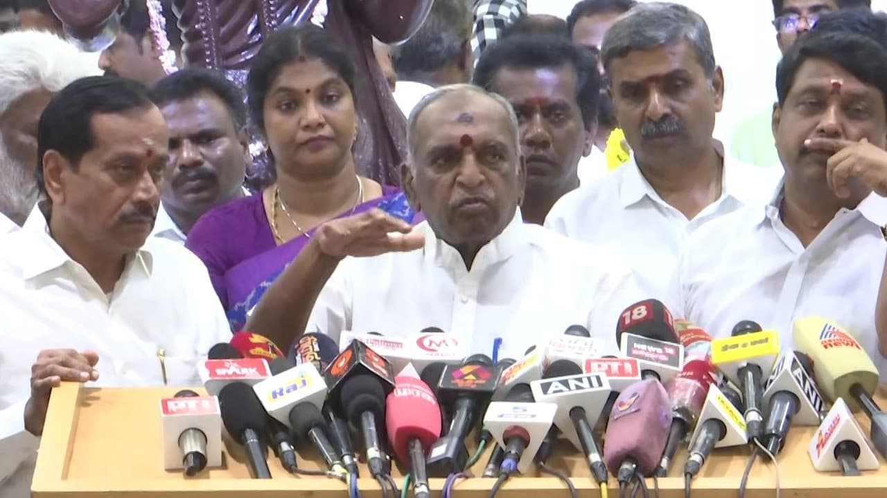 "கல்வியைக் கலவரமாக்கும் முயற்சியே அனைத்துக்கட்சி கூட்டம்" - பொன்.இராதாகிருஷ்ணன்