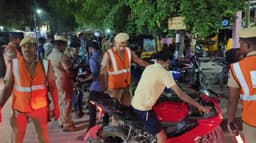 'வீக் எண்ட் மாஸ் செக்' என்ற பெயரில் வாகன சோதனையில் களமிறங்கிய மதுரை மாநகர போலீசார்.!