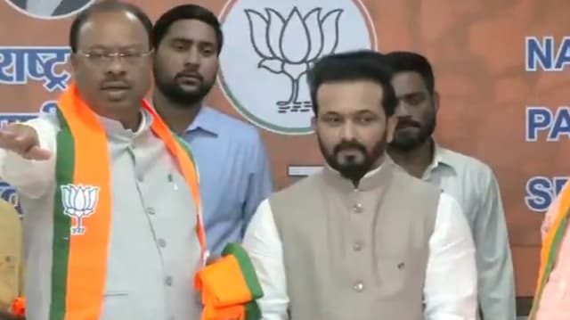 முன்னாள் கிரிக்கெட் வீரர் கேதர் ஜாதவ் சந்திரசேகர் பவன்குலே முன்னிலையில் பா.ஜ.கவில் இணைந்தார்..!
