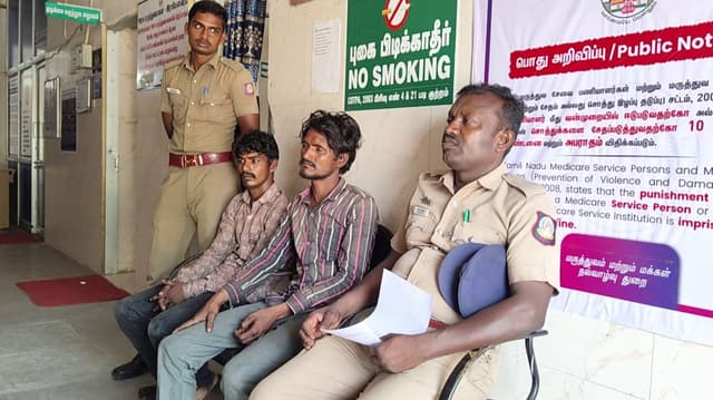 திருட்டில் ஈடுபட்ட 2 பேரை மடக்கிப் பிடித்த பொதுமக்கள்