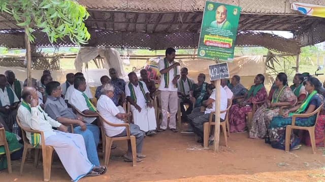 விவசாய நிலங்கள் வழியாக எண்ணெய் குழாய்களை பதிக்க எதிர்ப்பு தெரிவித்து போராட்டம்