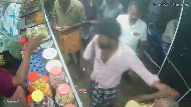 பேக்கரி கடையில் மாமூல் கேட்டு ரவுடி மிரட்டிய கும்பல்