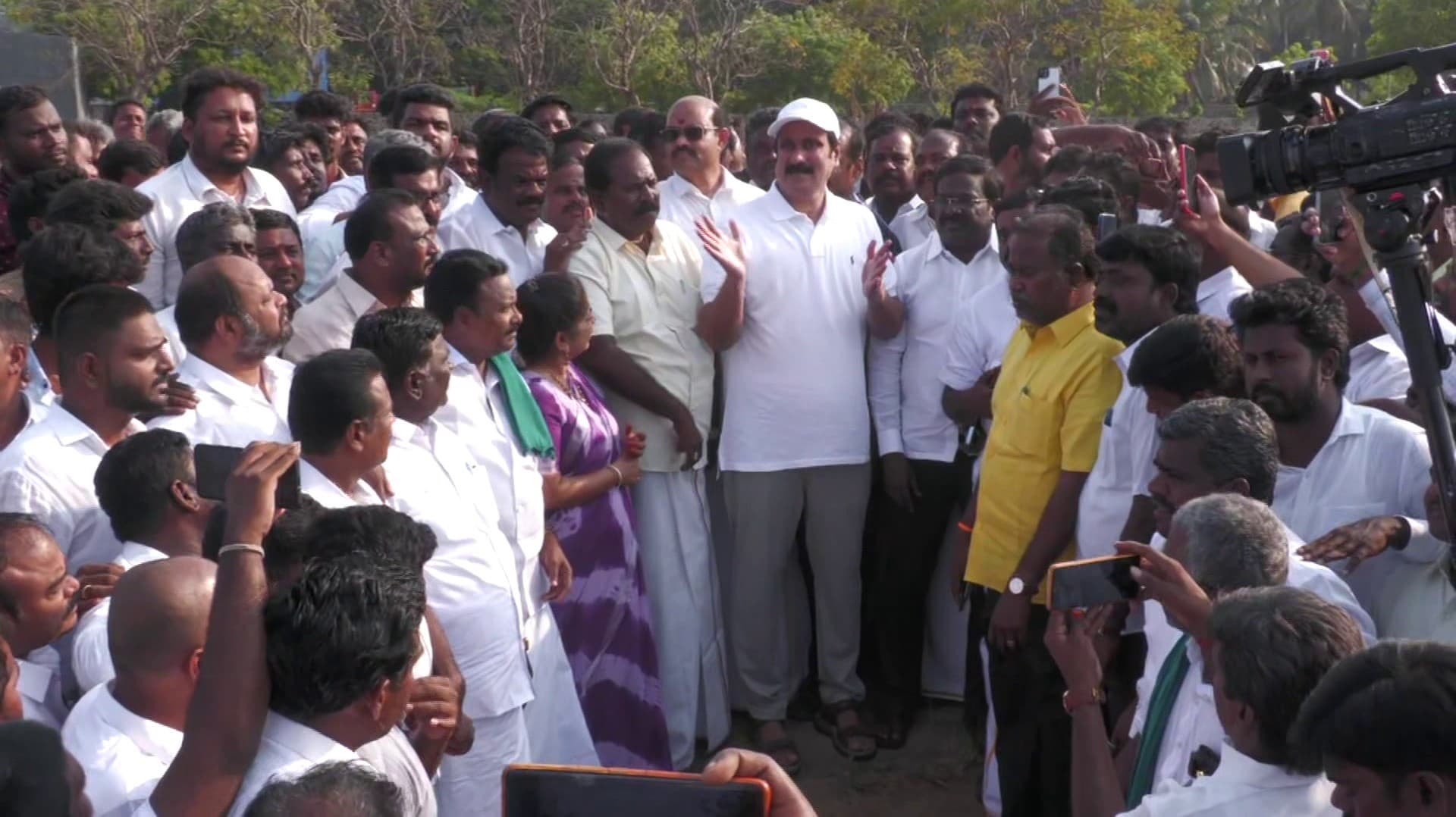 பா.ம.கவில் தற்போது உட்கட்சி விவகாரம் நிலவுகிறது.. நாங்களே பேசி தீர்த்துக் கொள்வோம் - அன்புமணி