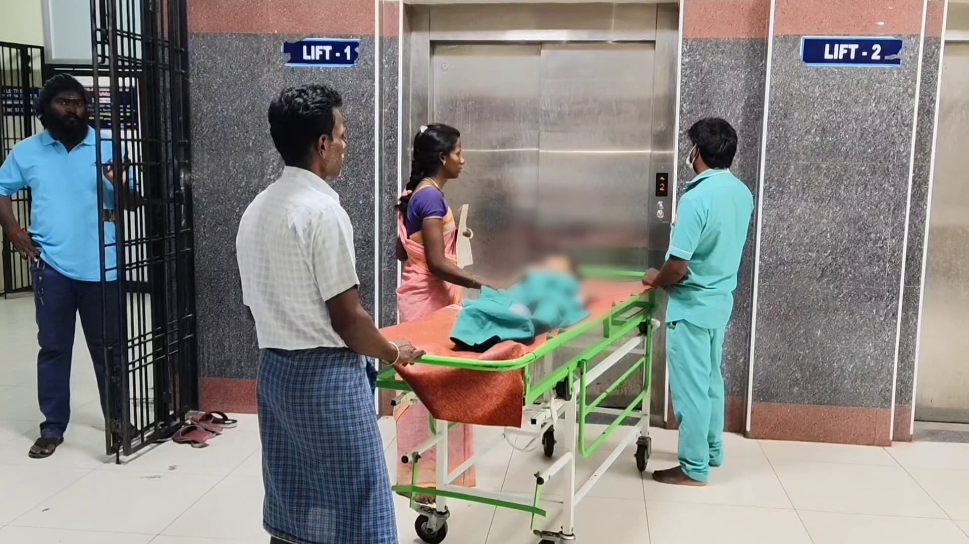 சிறுமியின் உணவுக் குழாயில் சிக்கிக்கொண்ட 5 ரூபாய் நாணயம்
