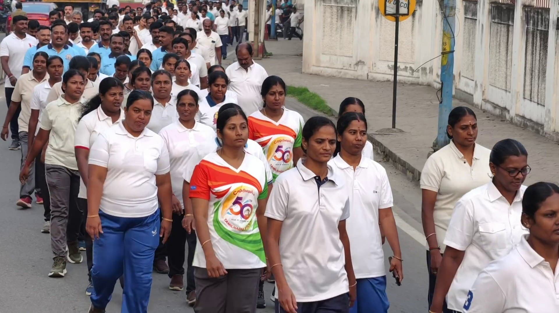 சாலை பாதுகாப்பு விழிப்புணர்வை ஏற்படுத்த வாக்கத்தான்