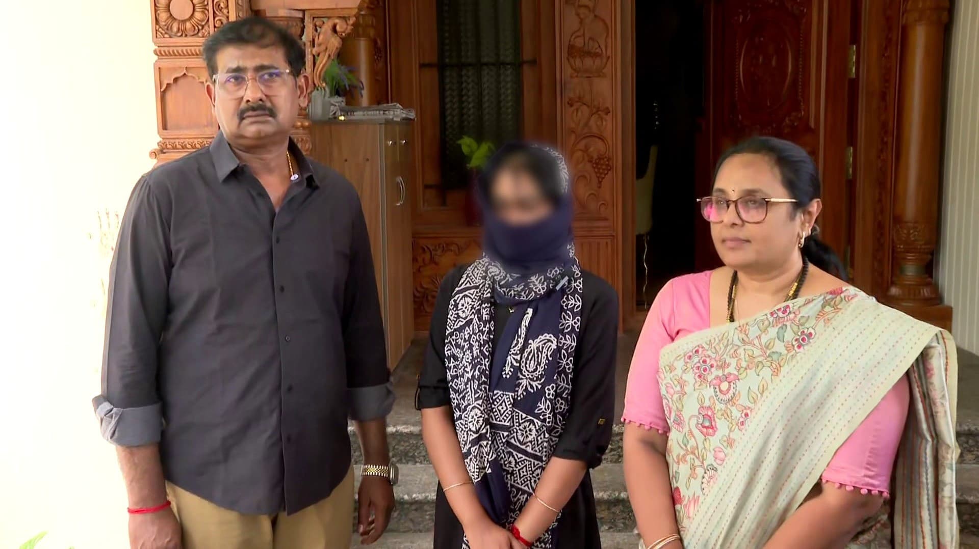 இருட்டுக்கடையை வரதட்சணையாக கேட்டு மருமகன் மிரட்டுவதாகப் புகார்