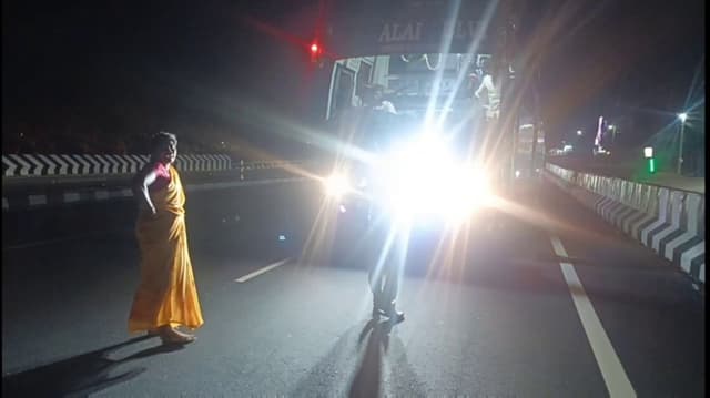 மேம்பாலத்தில் இரவில் பெண்ணை இறக்கி விட்ட ஆம்னி பேருந்து