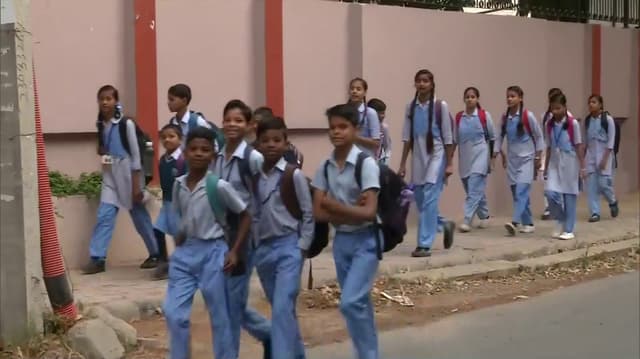 மகாராஷ்டிராவில் மூன்றாவது மொழியாக ஹிந்தி மொழி கட்டாயம் - மாநில பள்ளிக்கல்வித் துறை அறிவிப்பு