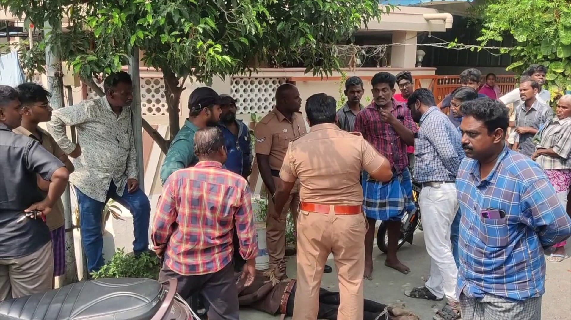 கத்தியால் கழுத்த அறுத்தவன ஏன் கையை கட்டி போட்டீங்க ? போலீஸ்  கேள்விக்கு சுளீர் பதில்..! வடக்கு இளைஞர் சிக்கியது எப்படி ?