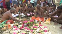 சித்திரை மாத சர்வ அமாவாசை நாளில் ராமேஸ்வரத்தில் குவிந்த மக்கள்..!
