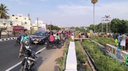 தண்ணீரில் மூழ்கிய 2 மகன்களை காப்பாற்றிய வீர தந்தை மர்மம்