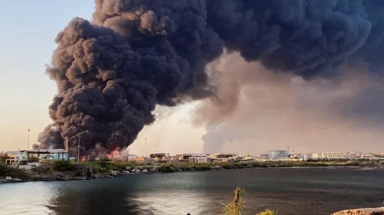 சூடானில் ராணுவம், துணை ராணுவம் இடையே தீவிரமடையும் போர்.. எண்ணெய் கிடங்கு மீது டிரோன் தாக்குதல்..!