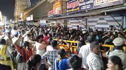 சித்ரா பவுர்ணமியை முன்னிட்டு கிரிவலம் செல்ல திருவண்ணாமலையில் குவிந்த பக்தர்கள்