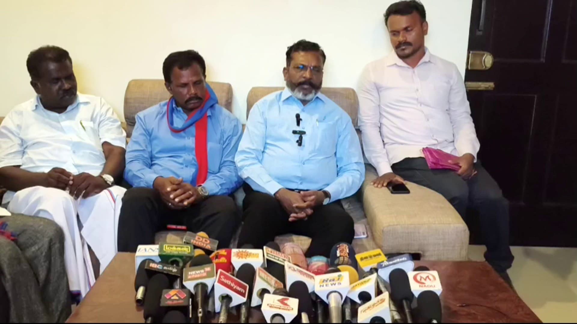 சட்டப்பேரவை தேர்தலில் இரு அணிகள் இடையேதான் போட்டி - திருமாவளவன்