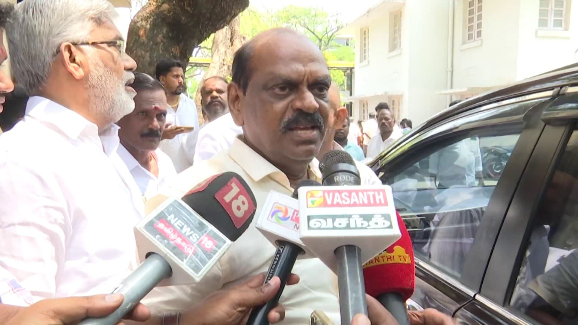 தே.ஜ. கூட்டணியில் எங்களை தவிர்க்க முடியாது..! கூட்டணியில் தொடர்வது குறித்து ஓ.பி.எஸ். அறிவிப்பார் - வைத்திலிங்கம்