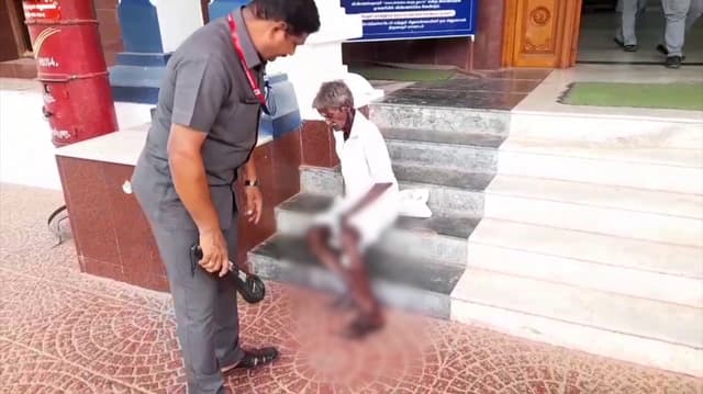 திருவாரூர் ஆட்சியர் அலுவலகம் அருகே தெருநாய் கடித்து முதியவர் காயம்