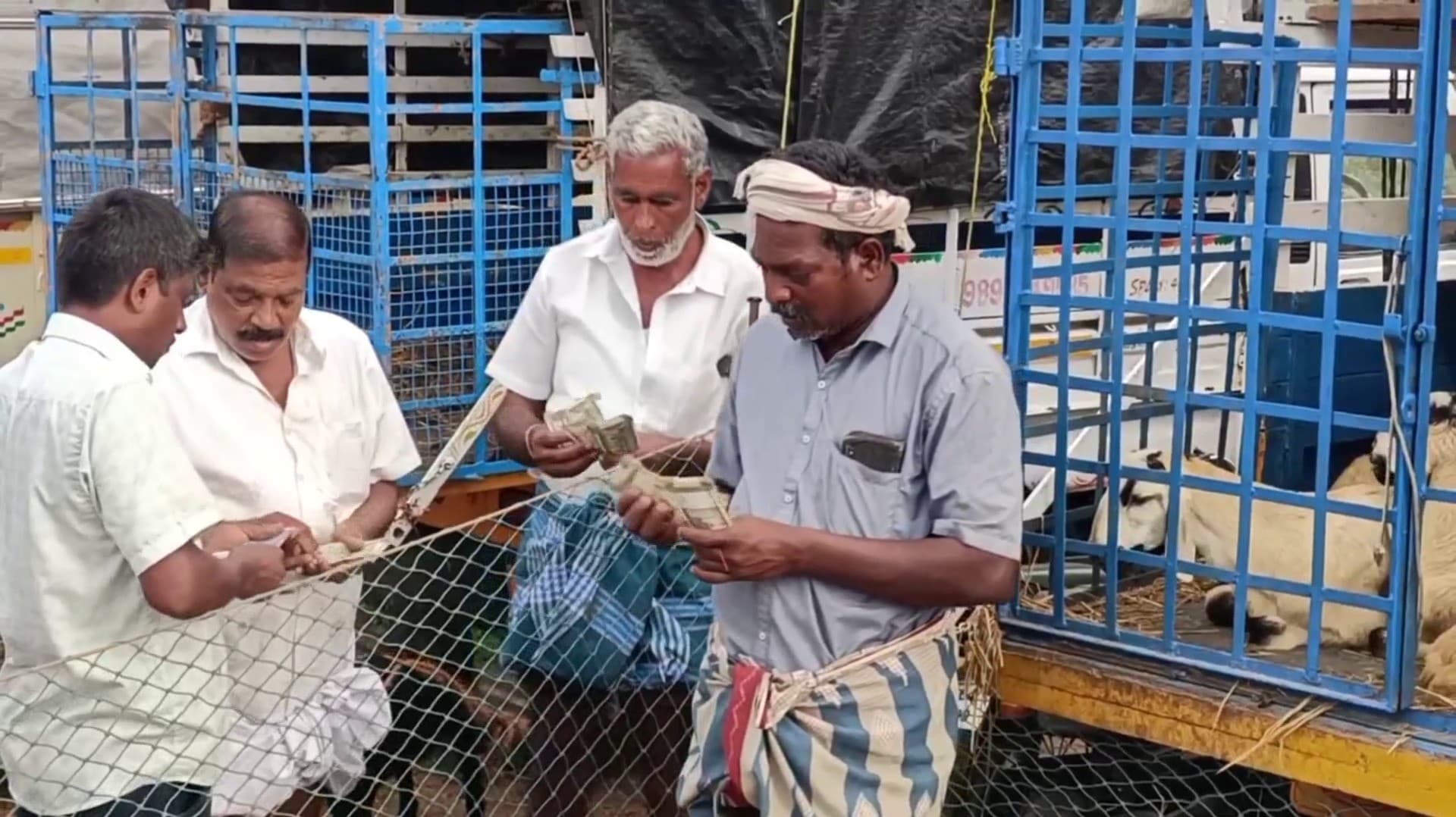 பக்ரீத் பண்டிகையை முன்னிட்டு அய்யலூர் வார சந்தையில் ரூ.3 கோடிக்கு வர்த்தகம்