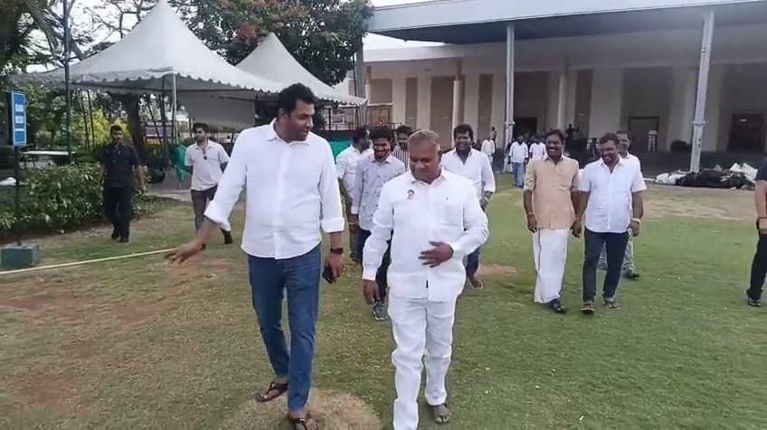 "இது எனக்கு ஒரு பாடம்".. இபிஎஸ், அண்ணாமலையை ஒருமையில் பேசியதற்கு ஆதவ் அர்ஜூனா வருத்தம்..!