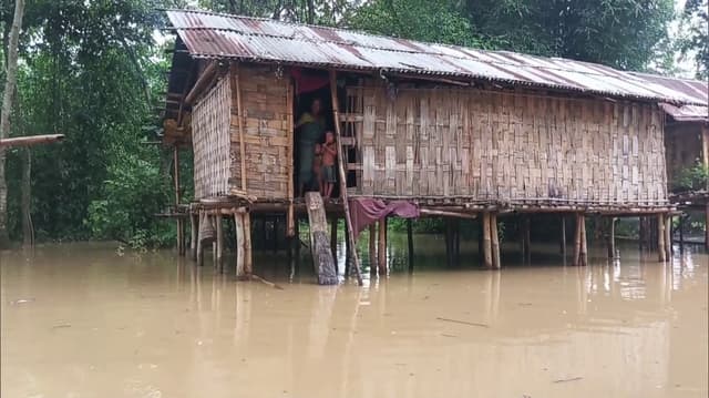 வடகிழக்கு மாநிலங்களில் தொடரும் கனமழை-34 பேர் உயிரிழப்பு