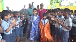 முதல்வன் பட பாணியில்,  ஒரே நாளில் பள்ளி முதல்வரான பள்ளி மாணவர்கள்.. பின்னணி என்ன?..