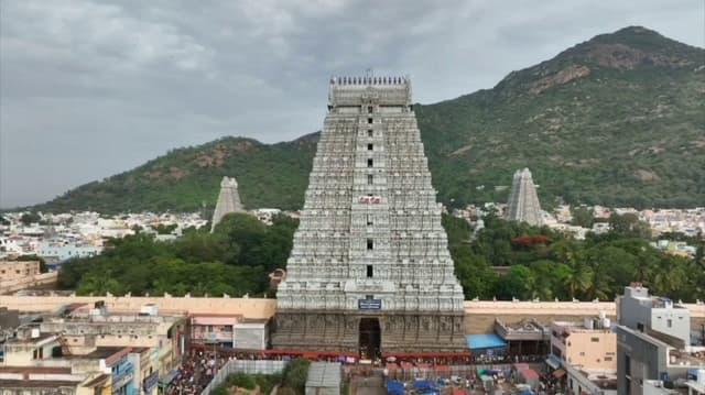 விடுமுறையையொட்டி அண்ணாமலையார் கோயிலில் திரண்ட பக்தர்கள்..