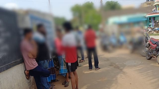 10-ஆம் வகுப்பு மாணவனை கண்டித்த தலைமை ஆசிரியர்... பள்ளியில் இருந்து வெளியேறிய மாணவன் வீட்டிற்கு செல்லவில்லை