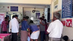 நிலப்பிரச்னை தொடர்பாக உறவினர்களுக்கிடையே மோதல் - 5 பேருக்கு அரிவாள் வெட்டு