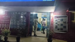 ஏ.டி.எம்மில் நிரப்ப கொண்டு சென்ற பணம் கொள்ளைபோன சம்பவத்தில் இருவர் கைது