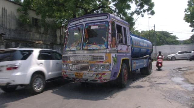 சென்னையில் மெட்ரோ குடிநீர் லாரிகளுக்கு நேரக்கட்டுபாடு?
