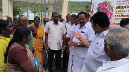 கழிவறை கட்டித் தரவில்லை என அமைச்சரிடம் முறையிட்ட மக்கள்