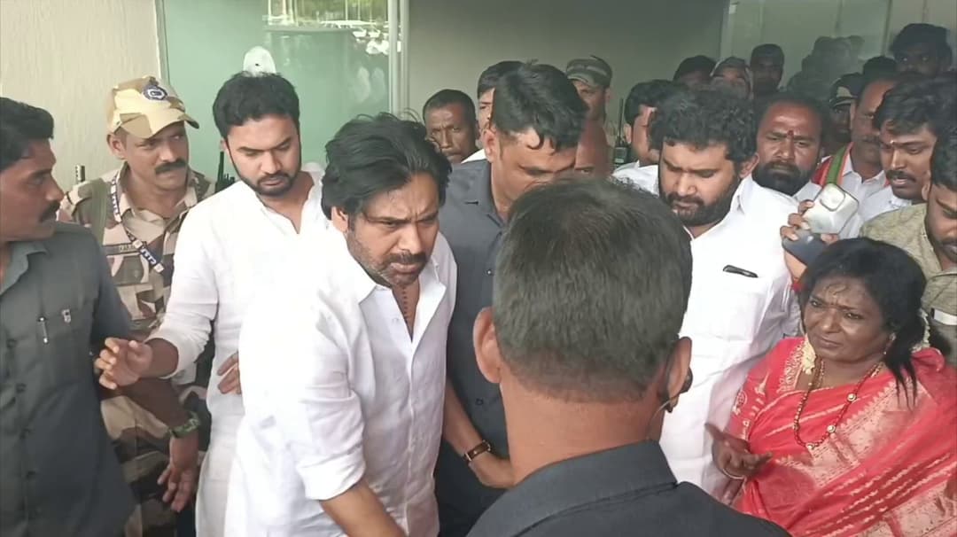 தமிழிசையை இடித்து தள்ளிய பவன் கல்யாணின் பாதுகாவலர்.. முகம் மாறிய பா.ஜ.க மூத்த தலைவர் தமிழிசை