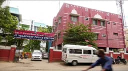 பெண் வழக்கறிஞருக்கு பாலியல் தொல்லை, மிரட்டல்