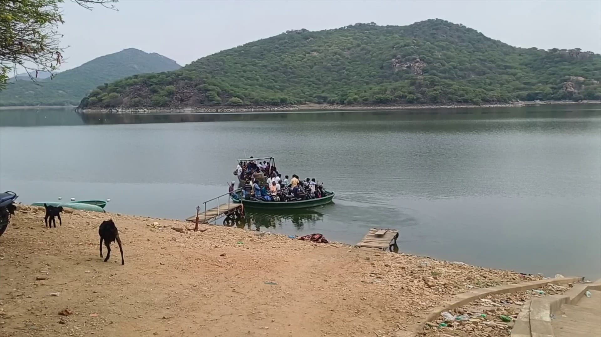 மேட்டூர் காவிரி ஆற்றின் குறுக்கே அமையும் புதிய பாலம்.. மண் பரிசோதனை பணி தீவிரம்..