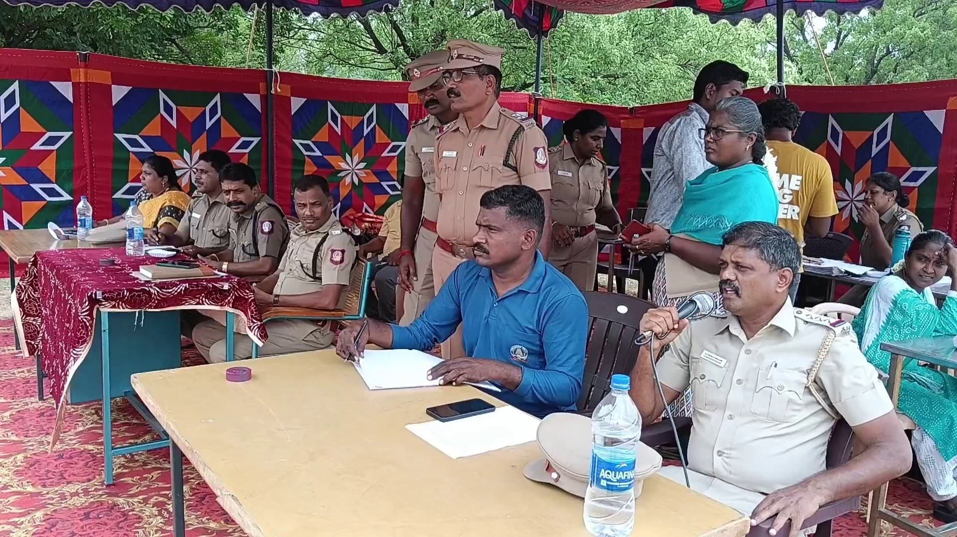 மதுவிலக்கு வழக்குகளில் பறிமுதலான வாகனங்கள் ஏலத்தில் விற்பனை