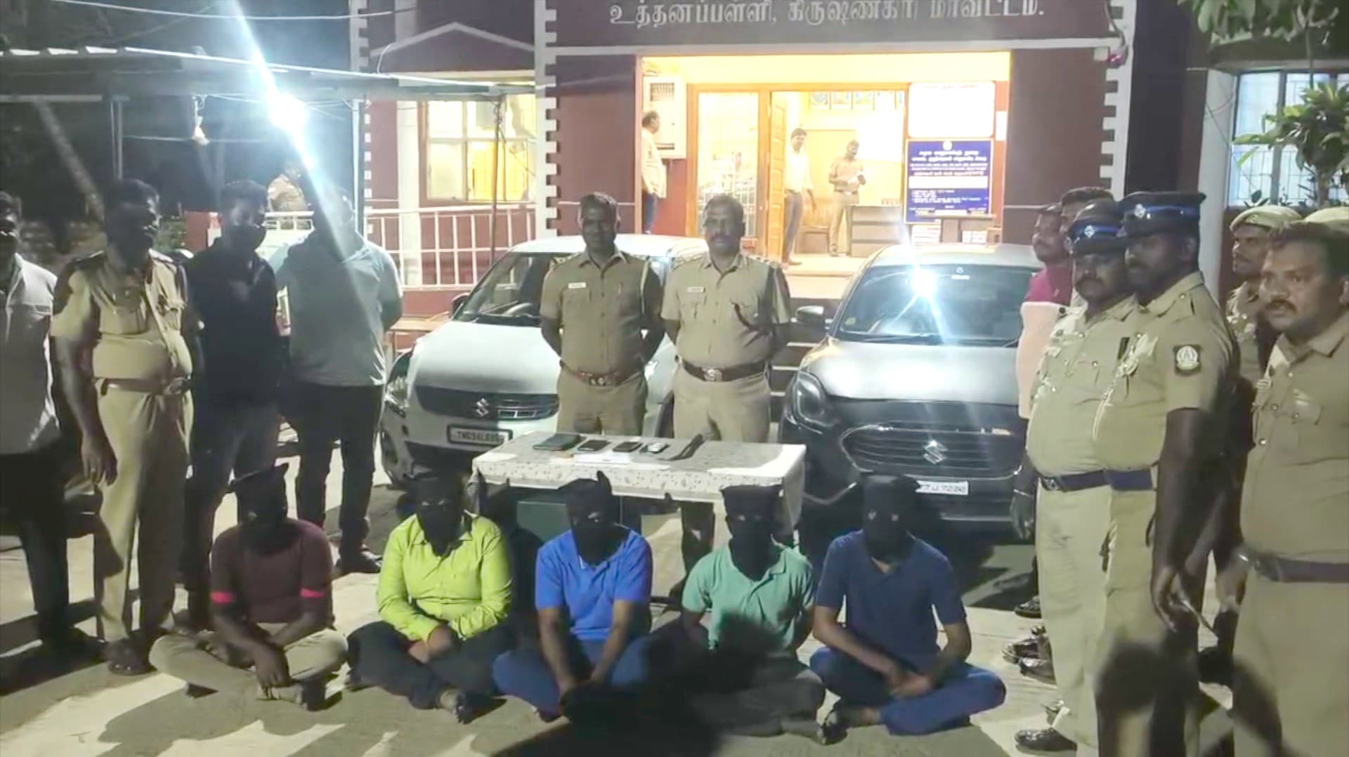 கிருஷ்ணகிரி அருகே மூதாட்டியின் வீடு புகுந்து தாக்கி கொள்ளையடிக்கப்பட்ட சம்பவத்தில் 5 பேர் கைது - 2 பேருக்கு வலை