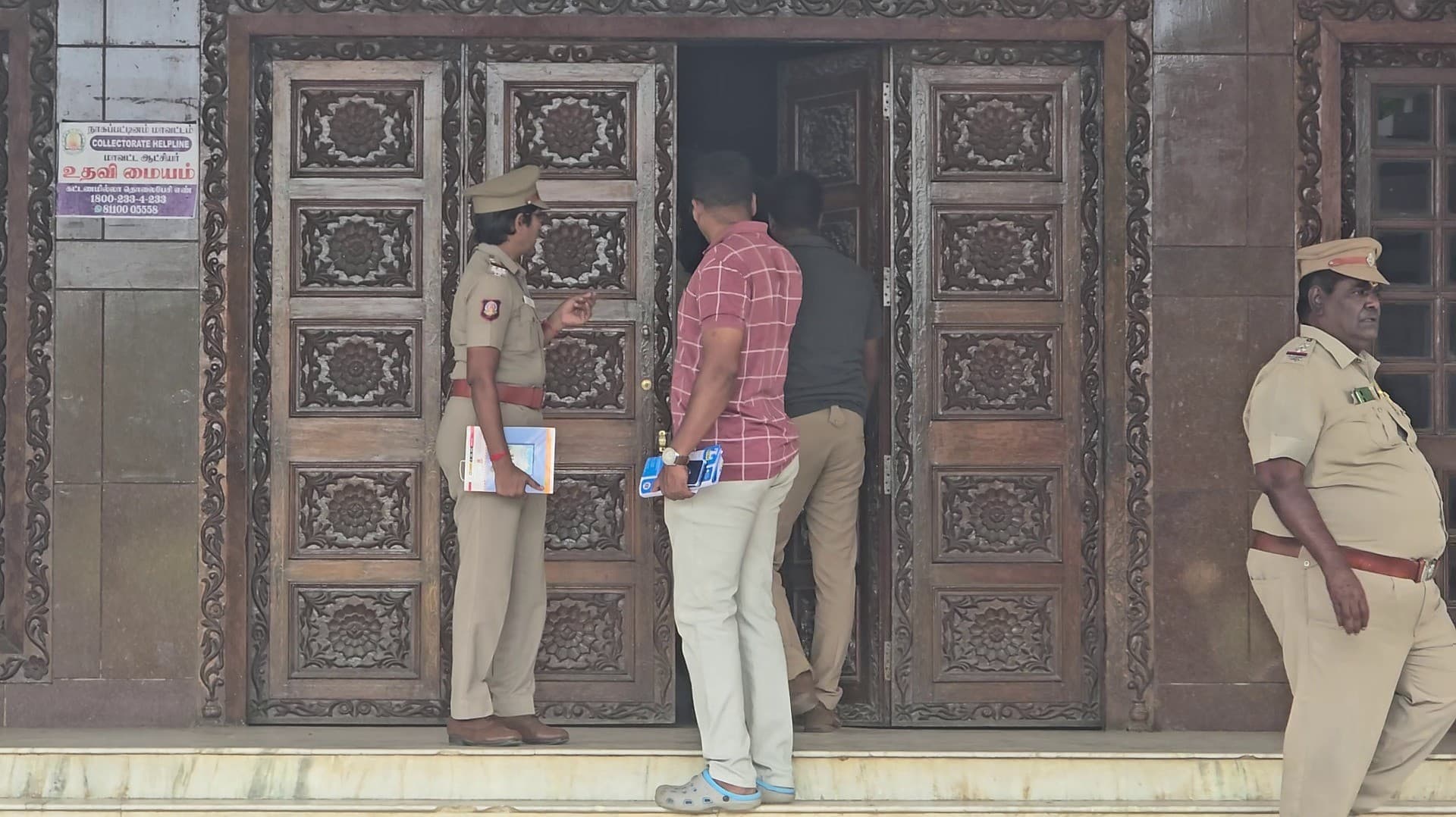 நாகையில் பணியில் இருந்த பெண் காவலர் துப்பாக்கியால் சுட்டு தற்கொலை