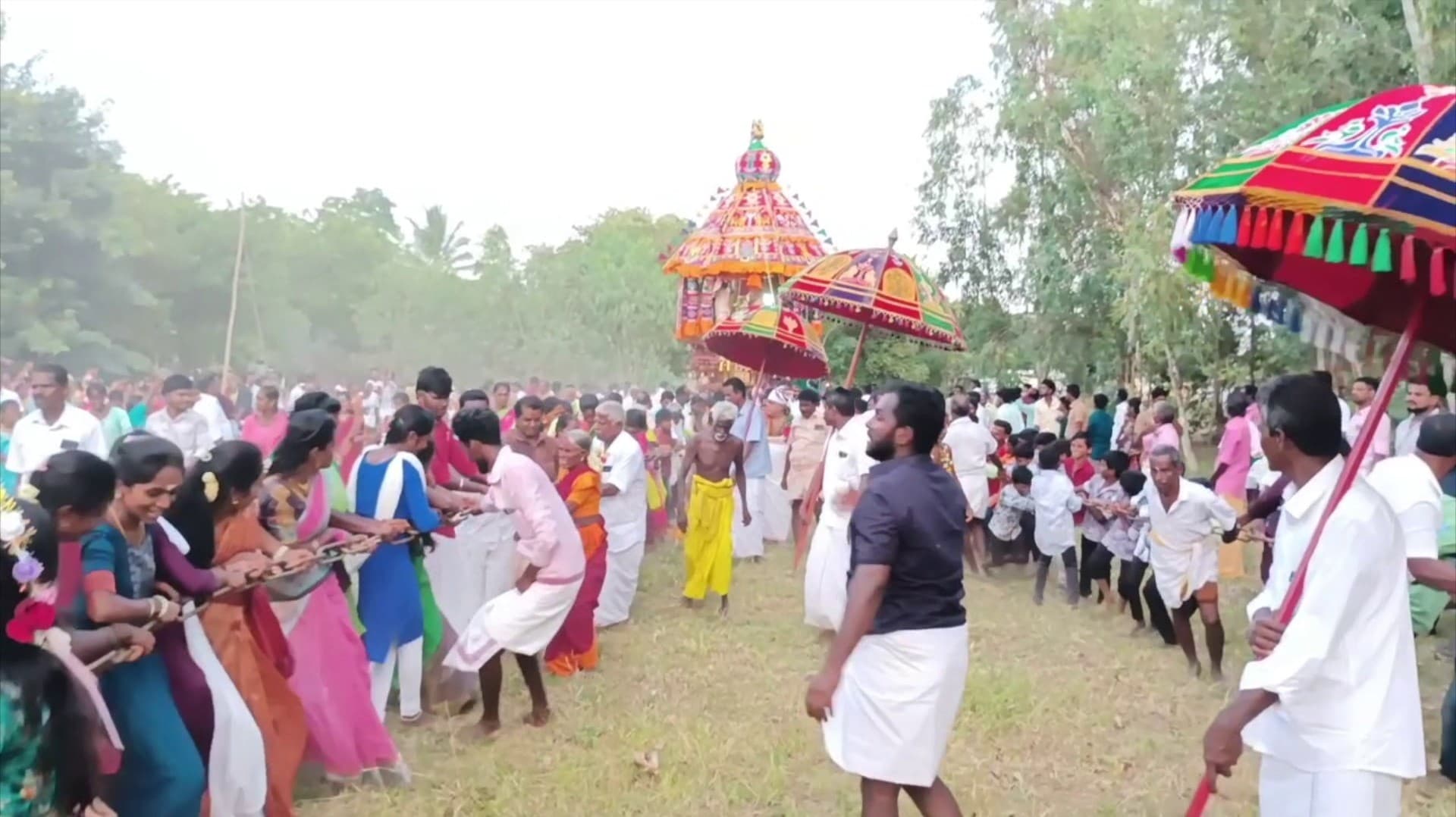 முத்துமாரியம்மன் கோவில் வைரத் தேரோட்ட திருவிழா..!