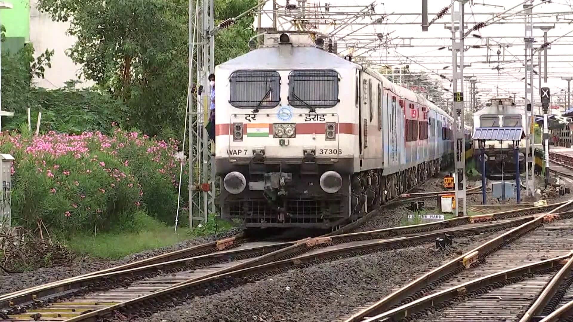 தட்கல் ரயில் டிக்கெட் முன்பதிவுக்கு இ-ஆதார் வெரிஃபிகேஷன் கட்டாயம்... ரயில்வே அறிவிப்பு