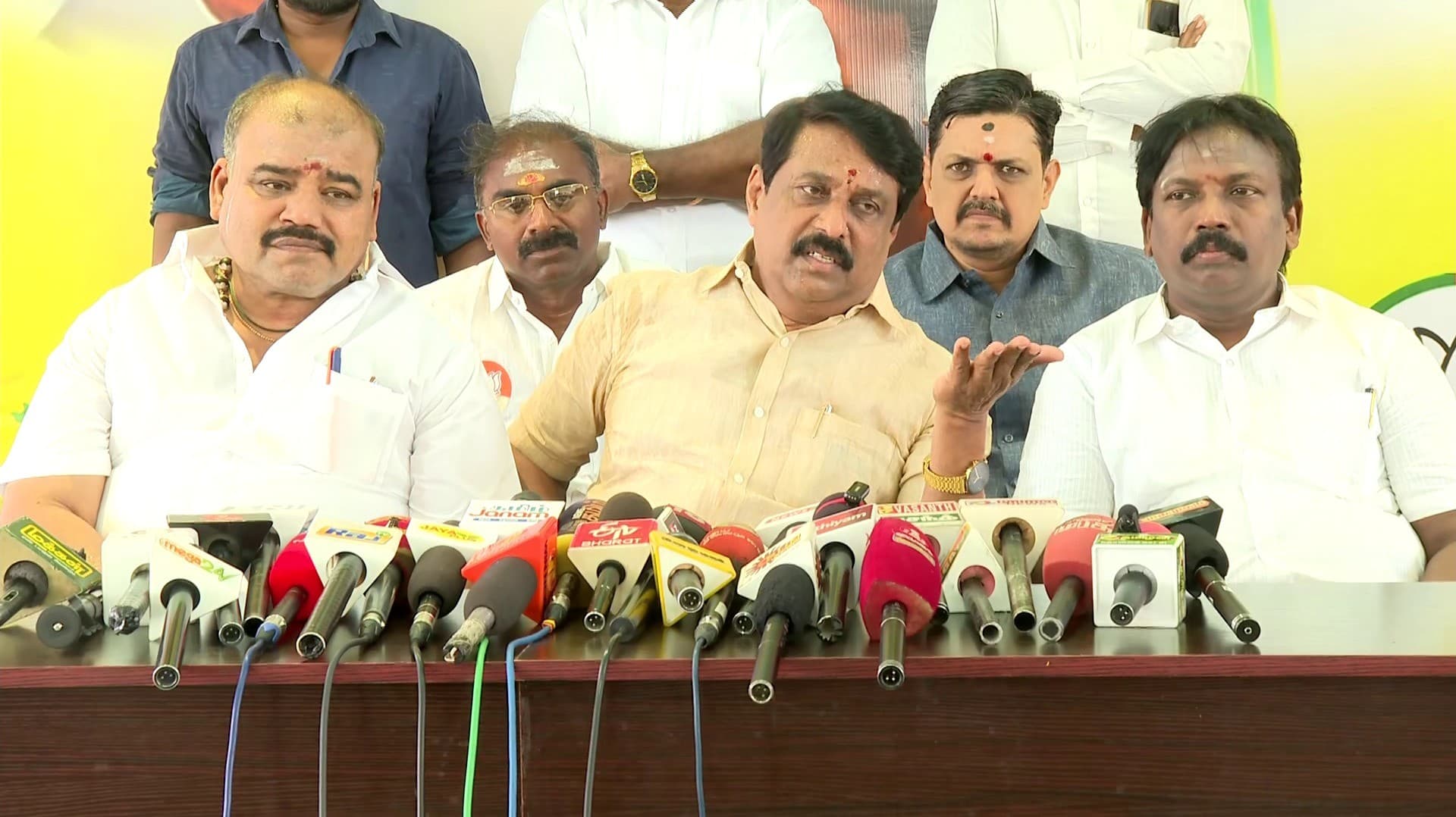 திமுக கூட்டணியில் உள்ள ஒரு கட்சியுடன் கூட்டணி பேச்சுவார்த்தை நடைபெற்று வருகிறது - நயினார் நாகேந்திரன்