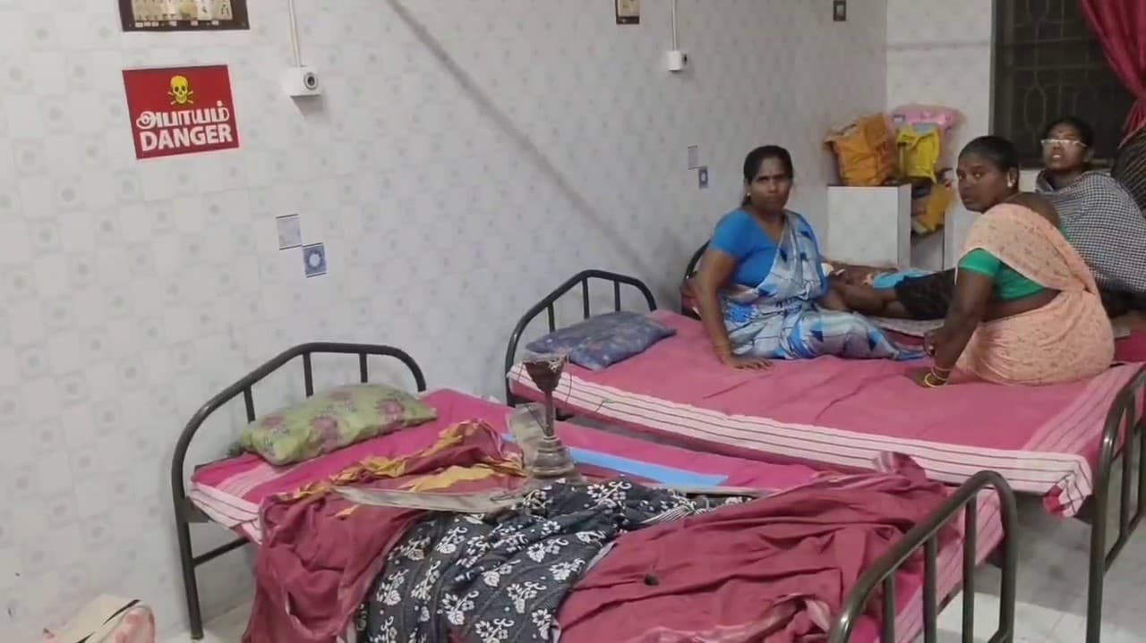 அரசு மருத்துவமனையில் படுக்கையில் அறுந்து விழுந்த மின்விசிறி