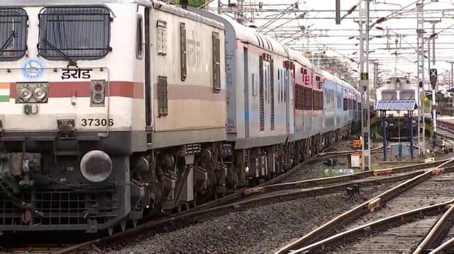 ரயில் நிலைய மேம்பாட்டு பணியால் மாற்றி இயக்கப்படும் 6 விரைவு ரயில்கள்..
