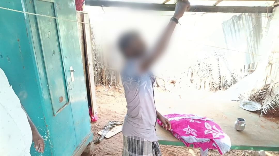 10ஆம் வகுப்பு பள்ளி மாணவர் தூக்கிட்ட நிலையில் சடலமாக மீட்பு..