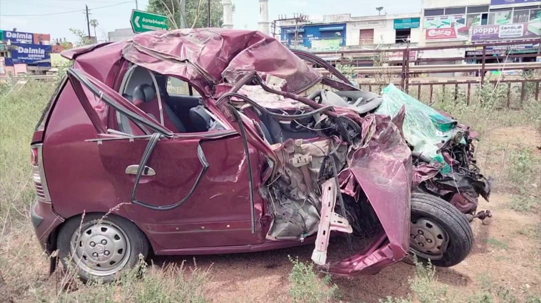 எதிரே வந்த கண்டெய்னர் லாரி மீது நேருக்கு நேர் கார் மோதிய விபத்தில் கணவன் பலி.. வேளாங்கண்ணிக்கு சென்ற போது விபரீதம்